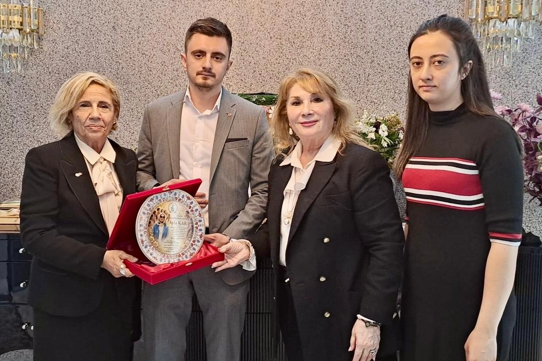 İzmirli g&ouml;n&uuml;ll&uuml;lerden Kahramanmaraş'a anlamlı vefa