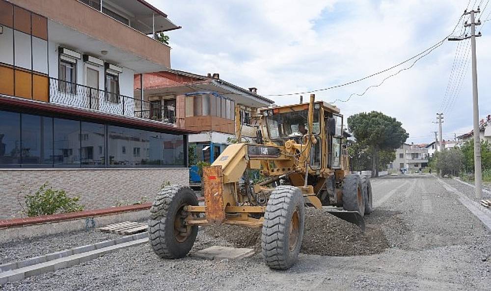 Yaz Sezonu Öncesi Burhaniye'de Çalışmalar Yoğunlaştı