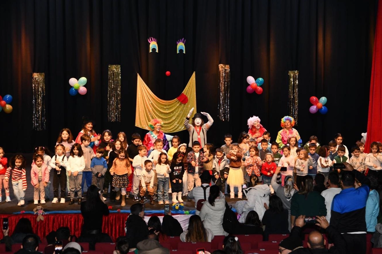 Balıkesir&rsquo;de &ccedil;ocuk ve yetişkinlere tiyatro keyfi