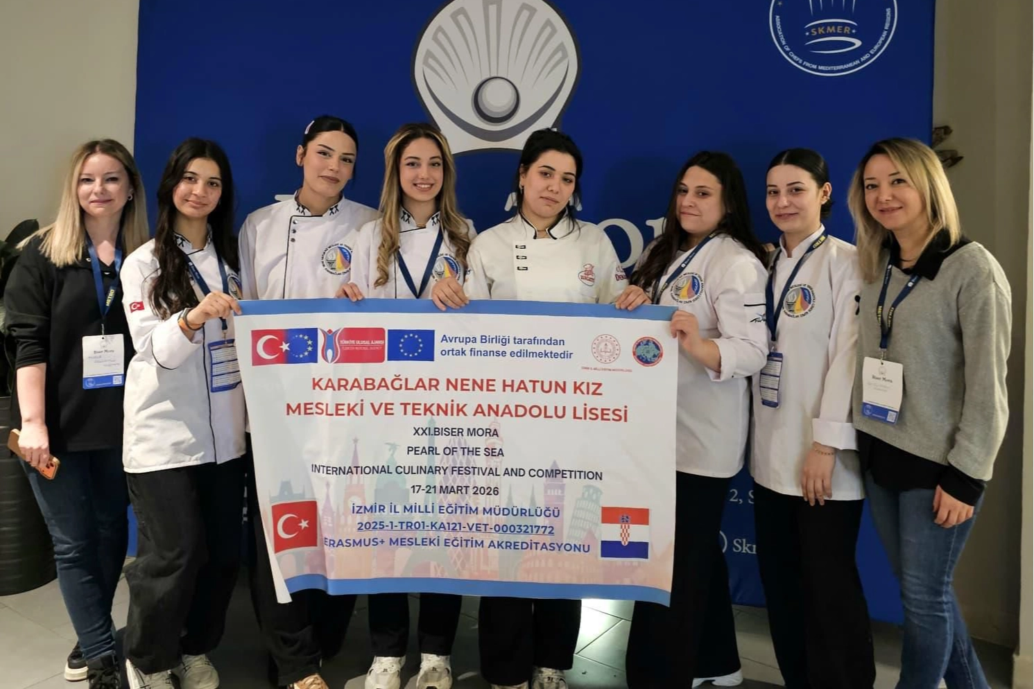 İzmirli &ouml;ğrenciler T&uuml;rk mutfağını uluslararası platformda tanıttı