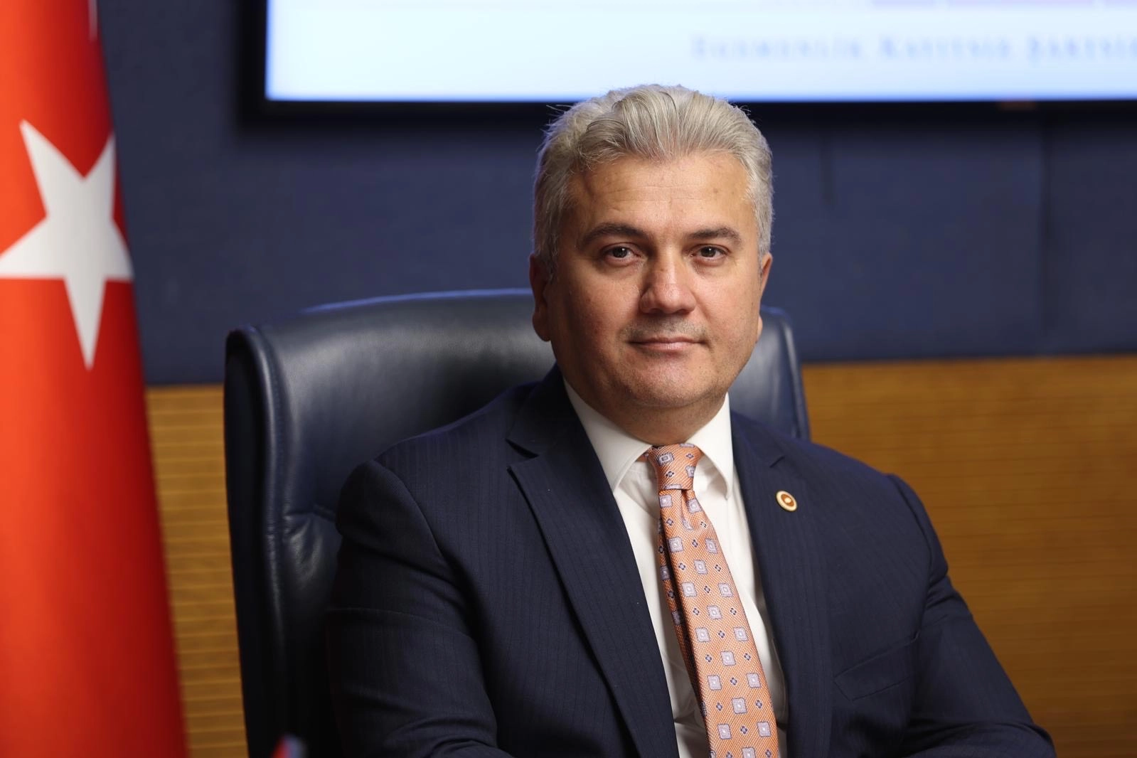 Milletvekili Mustafa Canbey gen&ccedil;leri Balıkesir&rsquo;e &ccedil;ağırdı