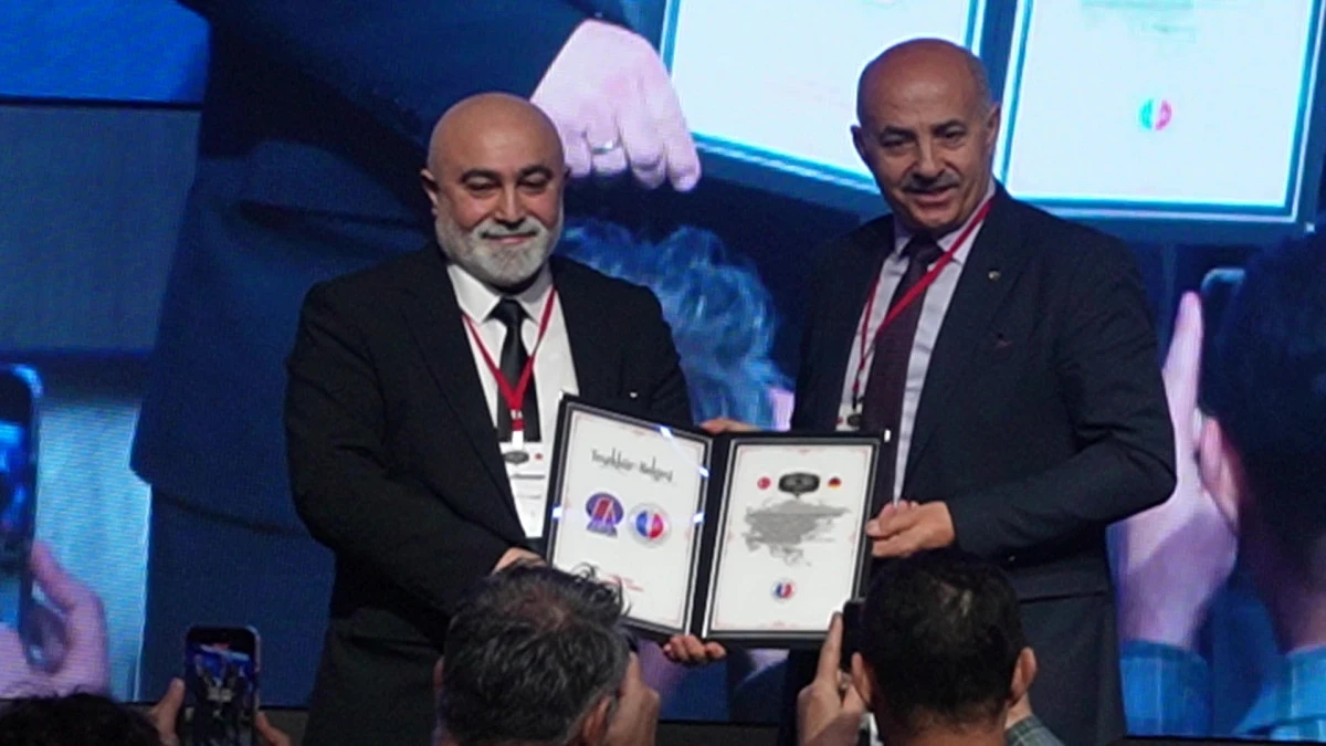 4. Avrupa T&uuml;rk Medya Zirvesi&rsquo;nde &ldquo;Yılın Muhabiri&rdquo; Murat Pehlivan Oldu