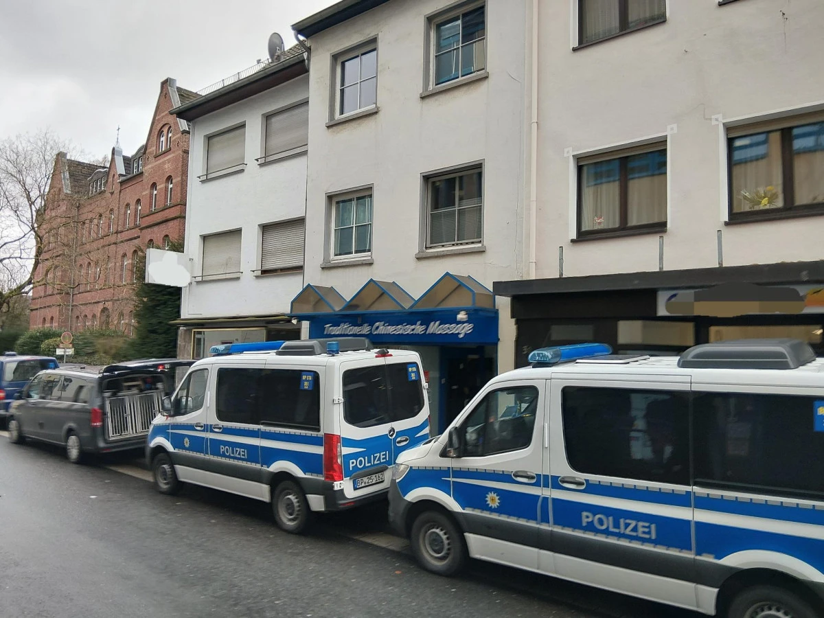 Almanya'da İnsan Ka&ccedil;ak&ccedil;ılığı Şebekesine Dev Operasyon: 600 Polisle Baskın!