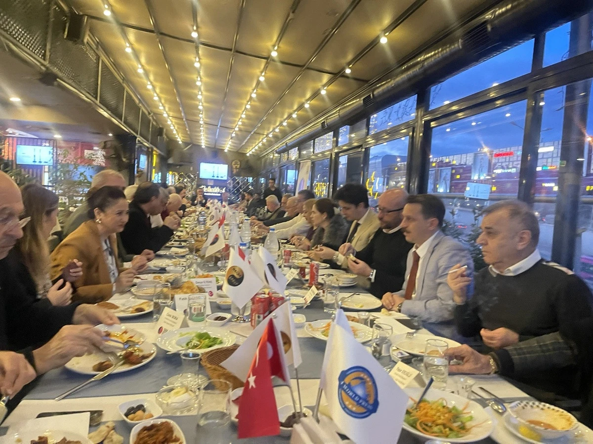 ATİK&rsquo;İN D&Uuml;ZENLEDİĞİ İFTAR PROGRAMINDA İŞ D&Uuml;NYASI BULUŞTU 