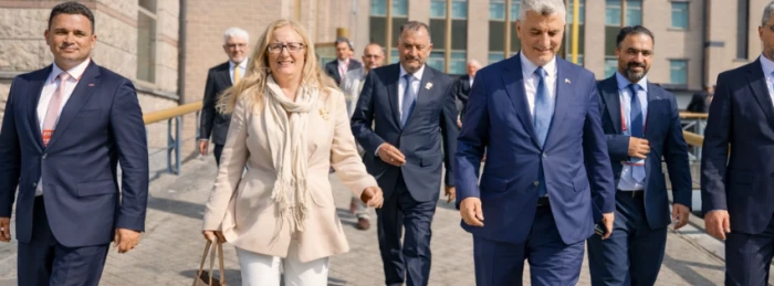 Bolat Amsterdam&rsquo;da T&uuml;rk İş D&uuml;nyasıyla Buluştu