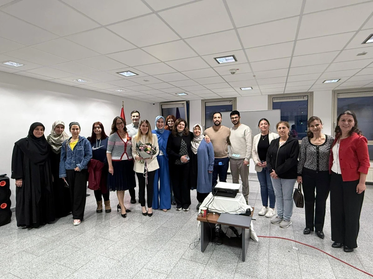D&uuml;sseldorf&rsquo;ta Aile Bağları G&uuml;&ccedil;leniyor: &bdquo;Zor D&ouml;nemlerde &Ccedil;ocuk ve Ebeveynlik&ldquo; Buluşması