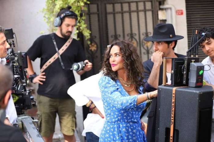 Hülya Avşar, Klibinin Kamera Arkası görüntülerini paylaştı!