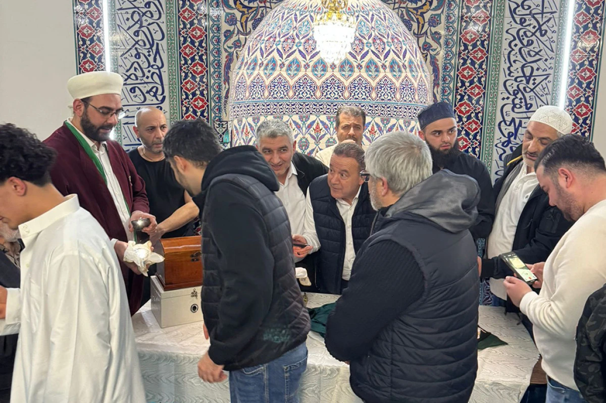 Kadir Gecesi&rsquo;nde Peygamber Sevgisi Mimar Sinan Camii&rsquo;ni doldurdu