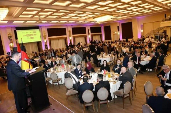 Milli Yetkinlik Hamlesi Hamburg&rsquo;da Gen&ccedil;lerle Buluştu: T&uuml;rk Savunma Sanayii Almanya&rsquo;da Yoğun İlgi G&ouml;rd&uuml;