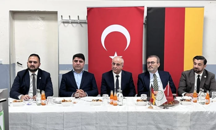 MKYK Üyesi Mahir Ünal Almanya’da Vatandaşlarla Buluştu