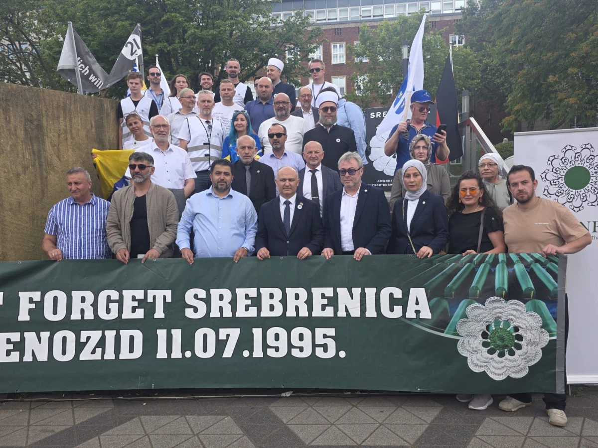 Srebrenitsa Soykırımı&rsquo;nın 31. Yıl D&ouml;n&uuml;m&uuml;nde Dortmund&rsquo;da Sessiz Y&uuml;r&uuml;y&uuml;ş D&uuml;zenlendi