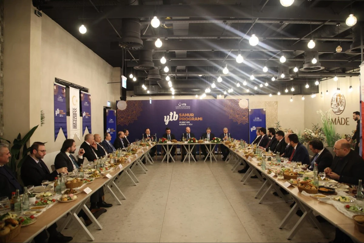 YTB Avrupa&rsquo;daki &Ccedil;atı T&uuml;rk STK&rsquo;ları Bir Araya Getirdi